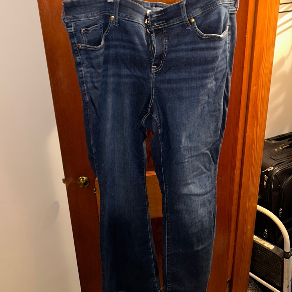 Torrid 22T Mid-Flare Rise Jean